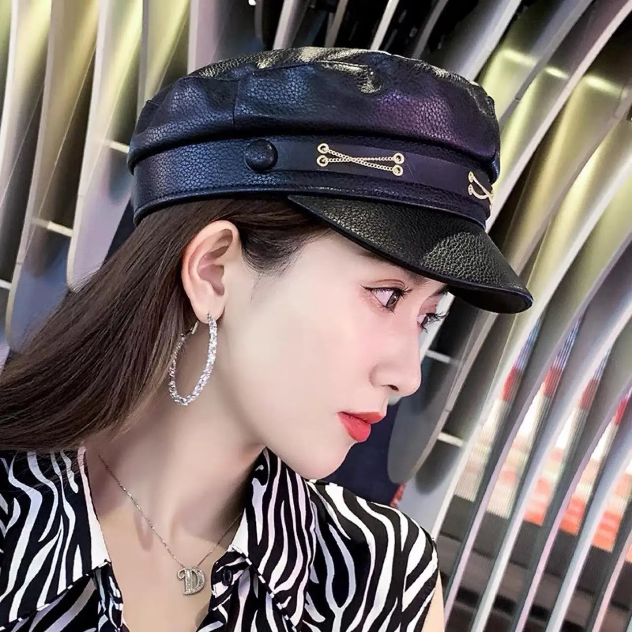 New Women's PU Leather Beret Hat Vintage England Flat Top Newsboy Caps Outdoor Casual Visor Black Artist Fashion Painter Hat