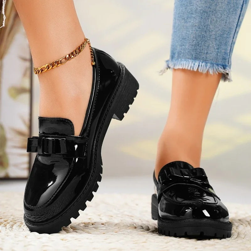 Luxury European and American Leather Shoes 2024 Autumn New Outdoor Leisure Fashion Lacquer Retro Versatile Women's Shoes Loafers