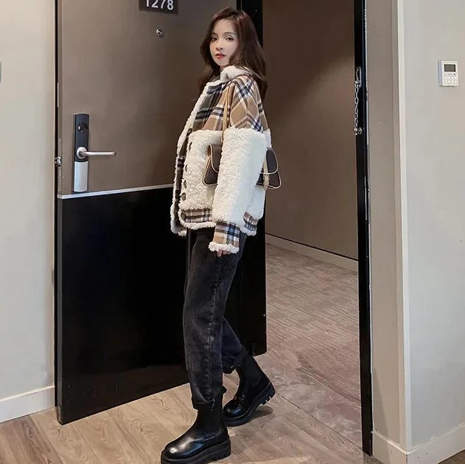 Cold Winter Coat Womens 2025 Coats Fur Jackets Tweed Clothing Heavy Clothes Plaid Outerwear Very Warm Jacket Woman Trend Fleece