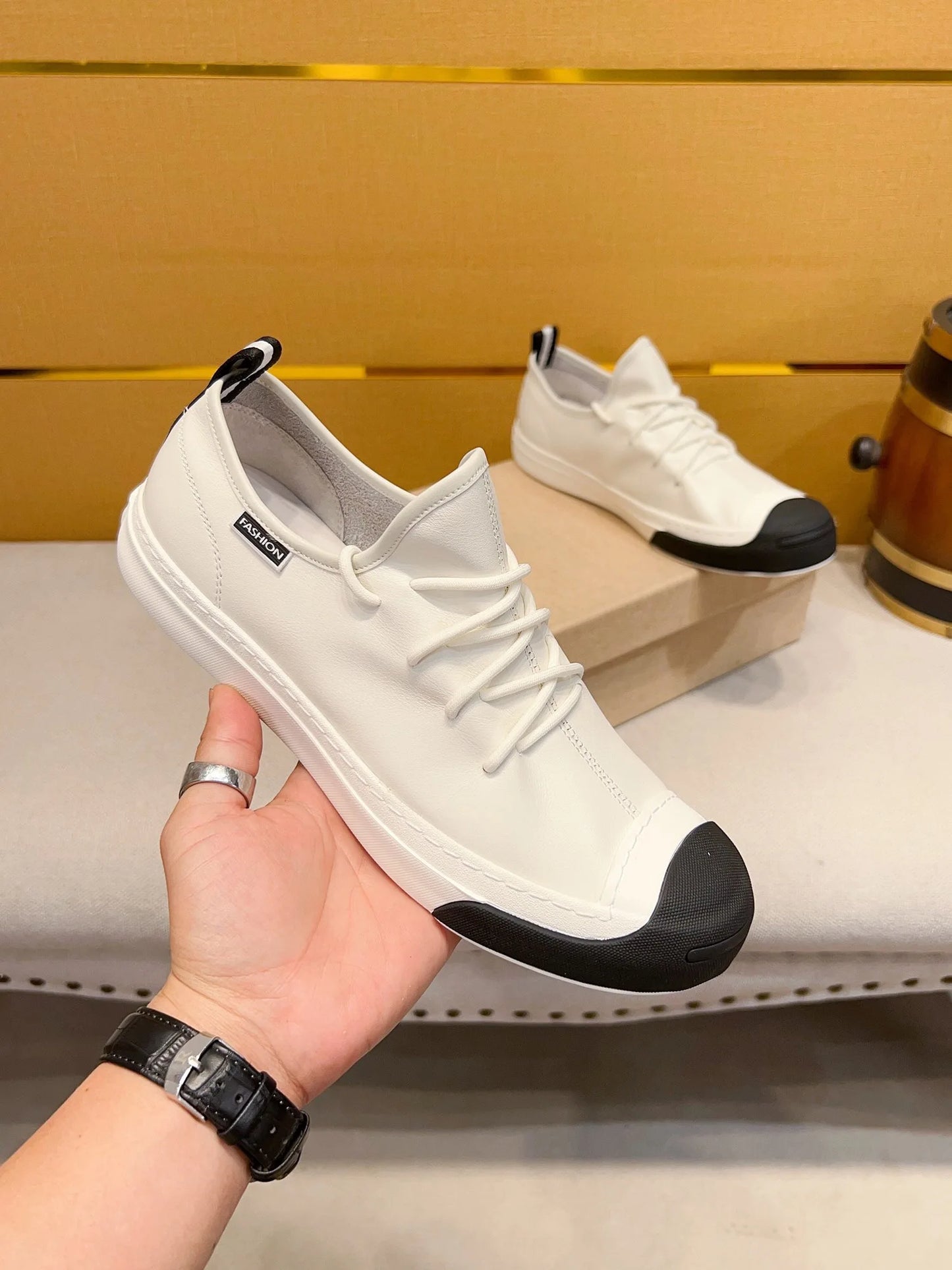 European Men's fashion Genuine leather Sports Lace-up classic Casual shoes sneakers Running shoes