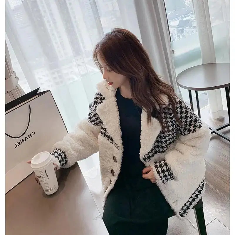 Cold Winter Coat Womens 2025 Coats Fur Jackets Tweed Clothing Heavy Clothes Plaid Outerwear Very Warm Jacket Woman Trend Fleece