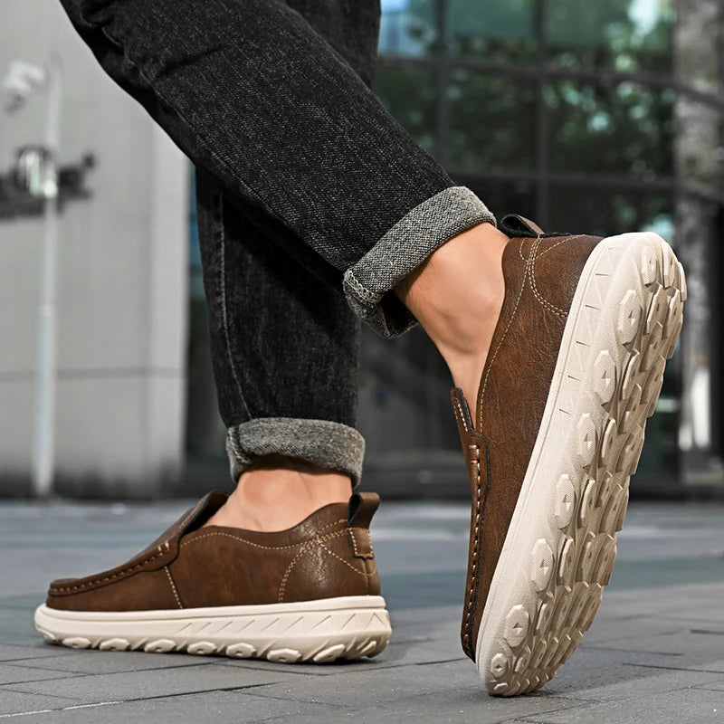 New Leather Men's Loafers Luxury Men Casual Shoes Fashion Lightweight Driving Shoes Breathable Men's Shoes Handmade Flat Shoes