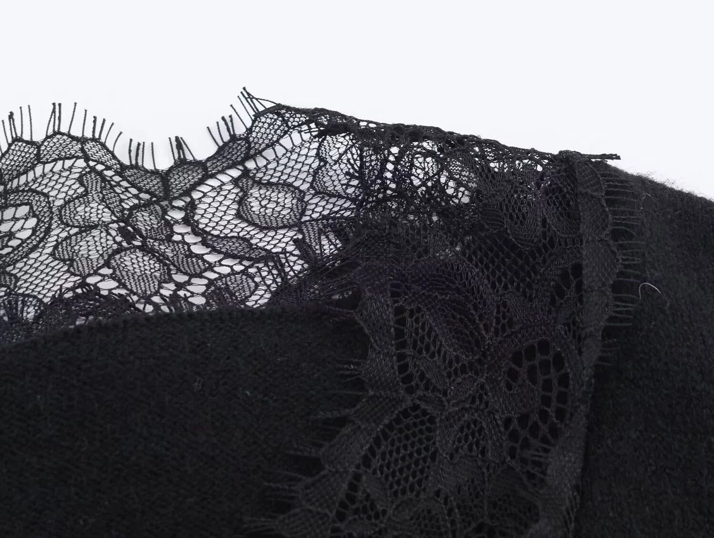 2025 Winter New Women's Sweet and Alluring Fashion V-neck Lace-trimmed Loose Long-sleeved Knit Sweater