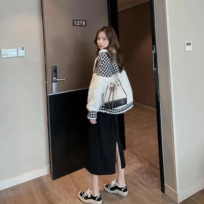 Cold Winter Coat Womens 2025 Coats Fur Jackets Tweed Clothing Heavy Clothes Plaid Outerwear Very Warm Jacket Woman Trend Fleece