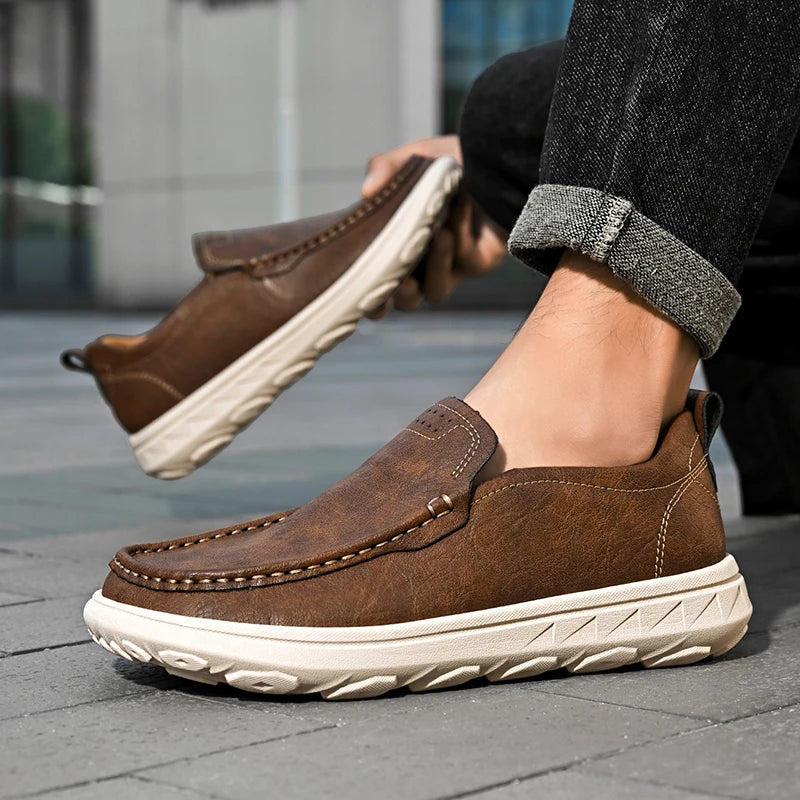 New Leather Men's Loafers Luxury Men Casual Shoes Fashion Lightweight Driving Shoes Breathable Men's Shoes Handmade Flat Shoes