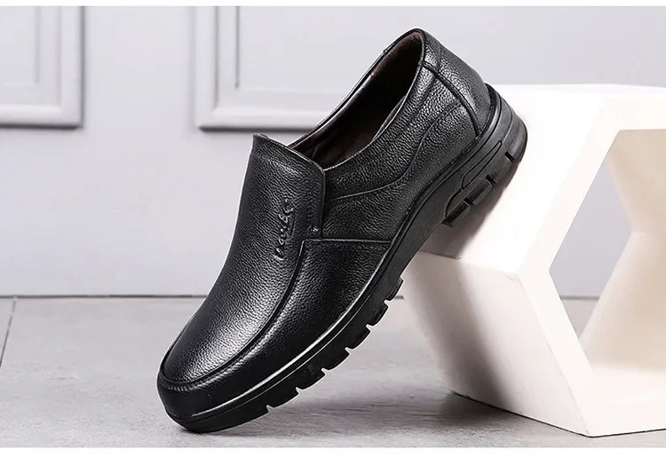 Genuine Leather Men Casual Shoes Luxury British Business Men Shoes Fashion Round Toe Lace Up Autumn Winter Old Man's Footwear