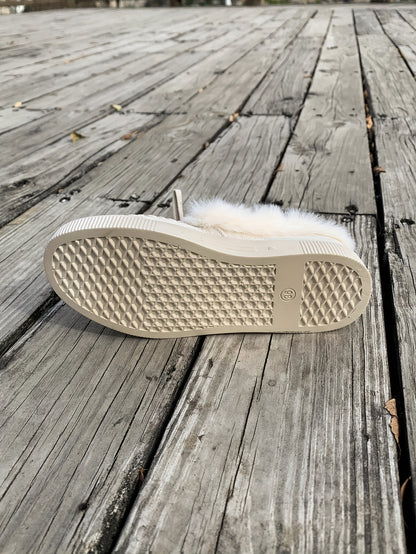 Cozy Fluffy Boots for Women - Soft Platform, Thermal Lining, Round Toe, Non-slip Sole, Warm and Comfortable Winter Boots with Soft Sole for Snowy Days - Perfect for Cold Weather